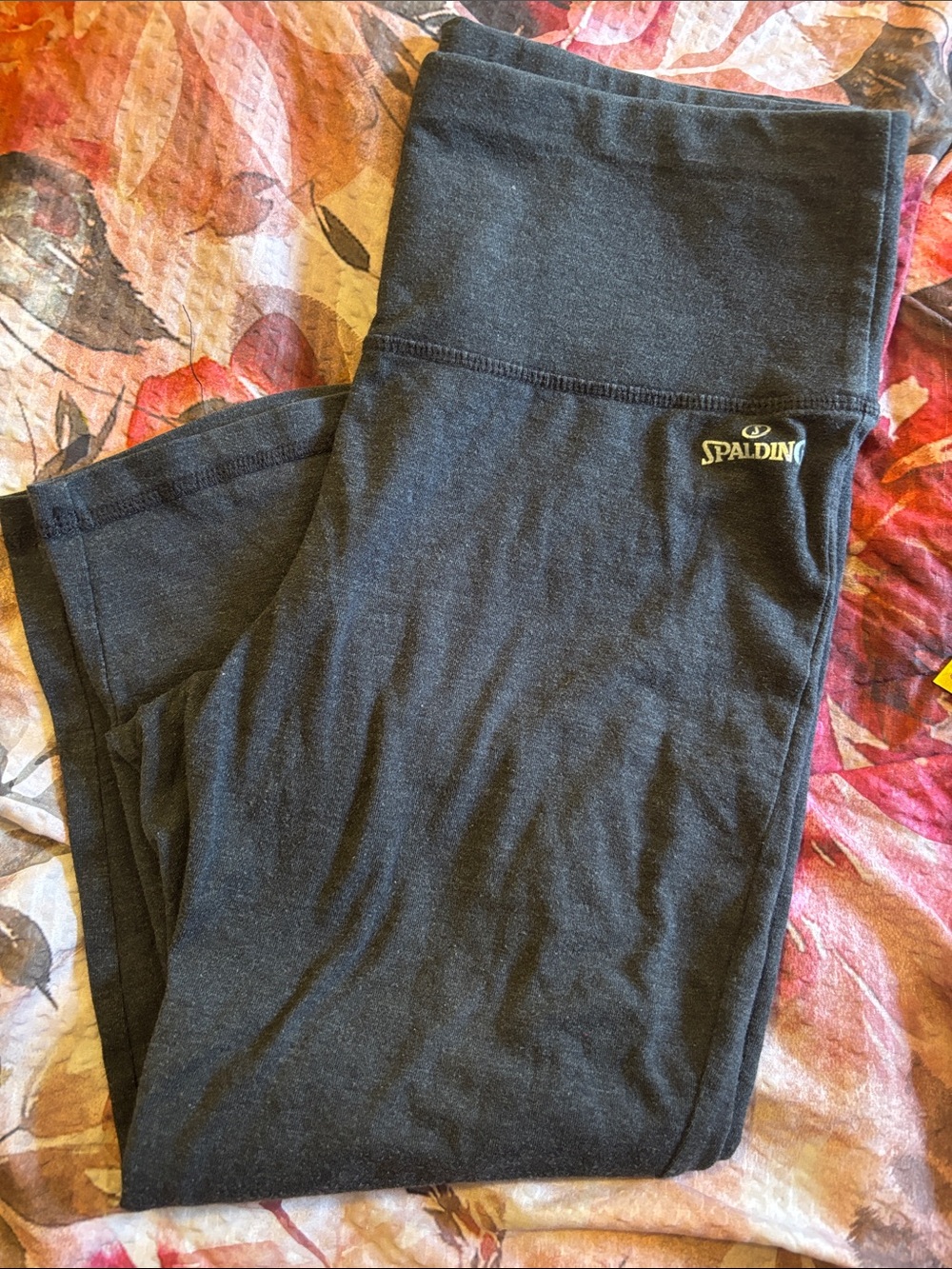 Spalding Woman’s Dark Gray Capri Leggings, Size M